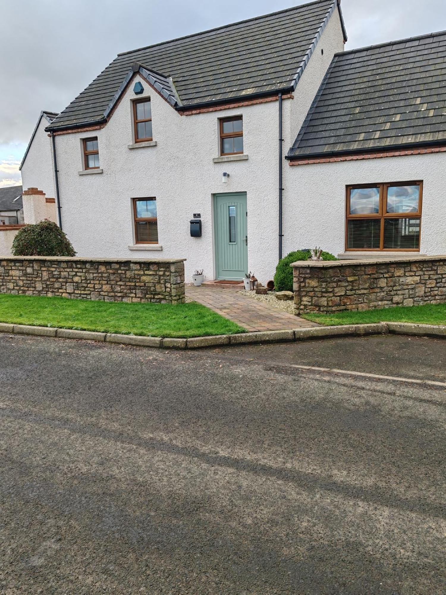 For A With At No 4 * Cloyfin